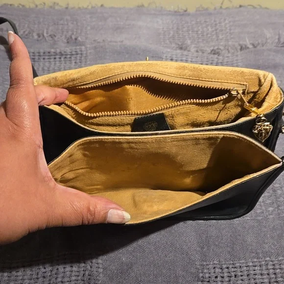 Designer Vintage Leather Handbag with Long Strap - Picture 6 of 9